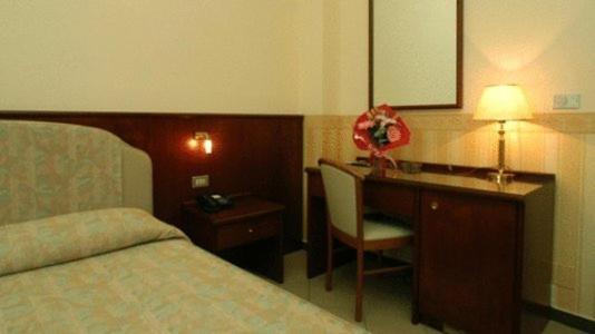Hotel Olimpic Castel Maggiore Dış mekan fotoğraf