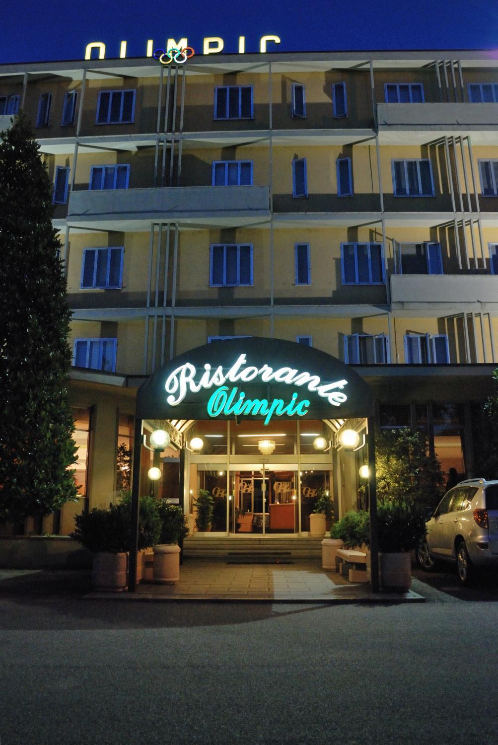 Hotel Olimpic Castel Maggiore Dış mekan fotoğraf