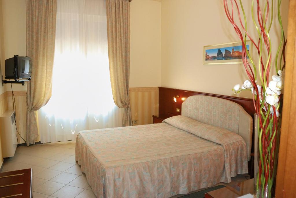 Hotel Olimpic Castel Maggiore Dış mekan fotoğraf